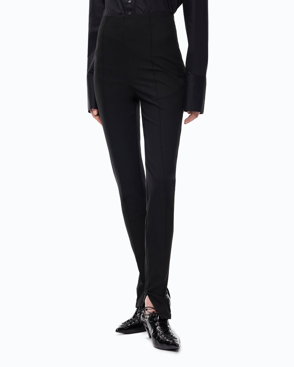 Skinny παντελόνι από τεχνικό ύφασμα bi-stretch