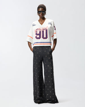 Cropped T-shirt with V-neck and branded patches