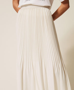 Pleated crêpe de Chine long skirt