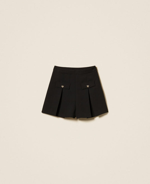 Crêpe shorts with heart-shaped buttons