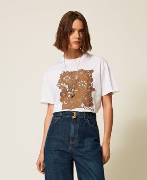 Regular t-shirt with patch embroidery