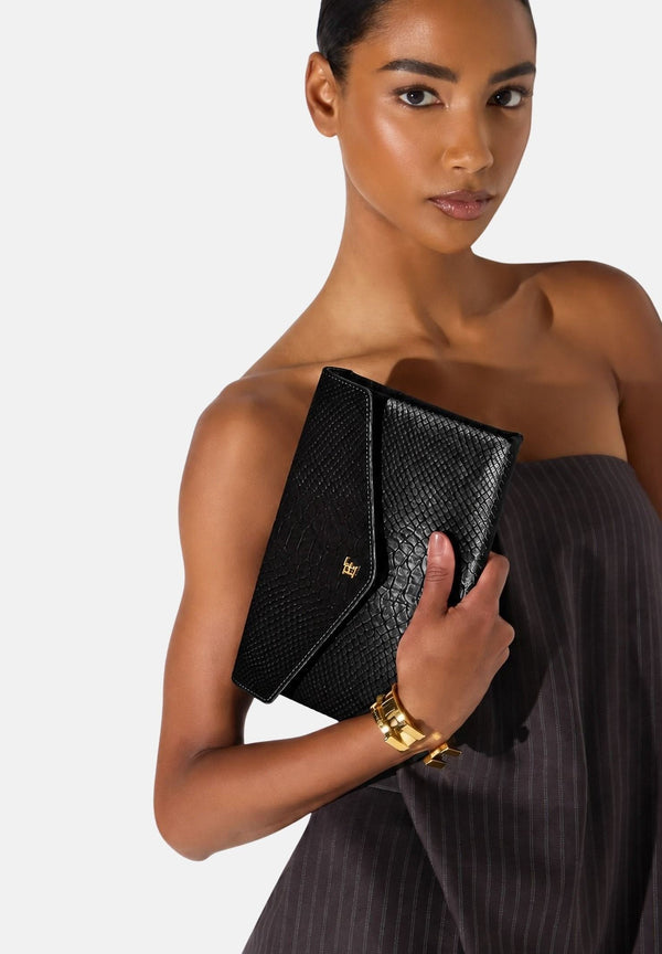 ELISABETTA FRANCHI Women's black clutch with crocodile print, gourmette chain, and patent leather finishes.