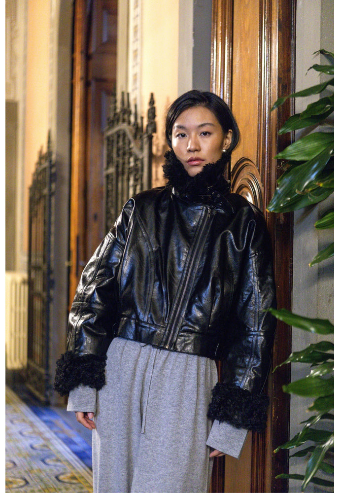ELEH LEATHER LOOK JACKET WITH CURLY FUR DETAILS BLACK EFW260140