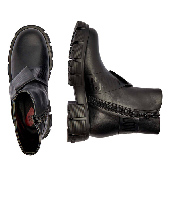 Leather ankle boots on a platform